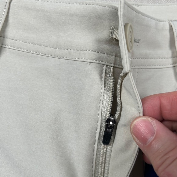 Huk Shorts Mens 28 Waypoint Fishing Performance Chino 7" Inseam Ivory Preppy - Picture 3 of 10